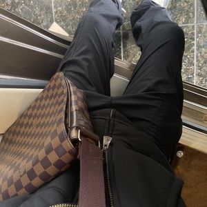 Meet your Posher, Daryoush